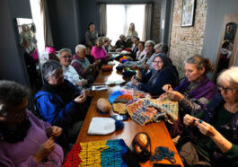 Muratpaşa Çifte Kuyular Yaşlı Evi’nden minikleri ısıtan proje