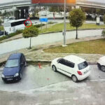 Ambulansa yol vermek isterken kaza yaptı: 4 yaralı