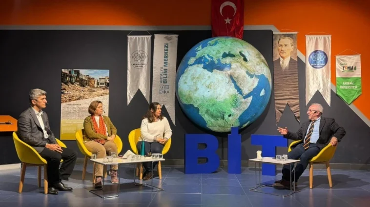 Akdeniz Üniversitesi Bilim Kafe’de iklim krizine dikkat çekildi