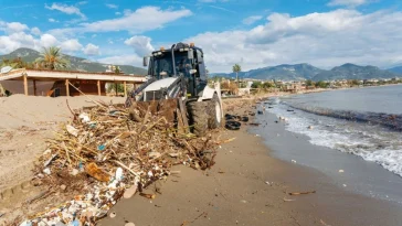 Alanya'da felaketin izleri siliniyor