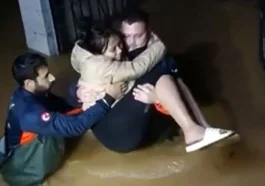 Alanya'da mahsur kalan kadını AFAD ve İHH kurtardı