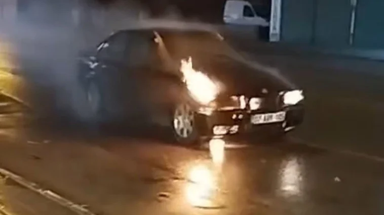 Alanya’da seyir halindeki otomobil alev aldı