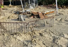 Alanya'da şiddetli yağmur nedeniyle dere taştı