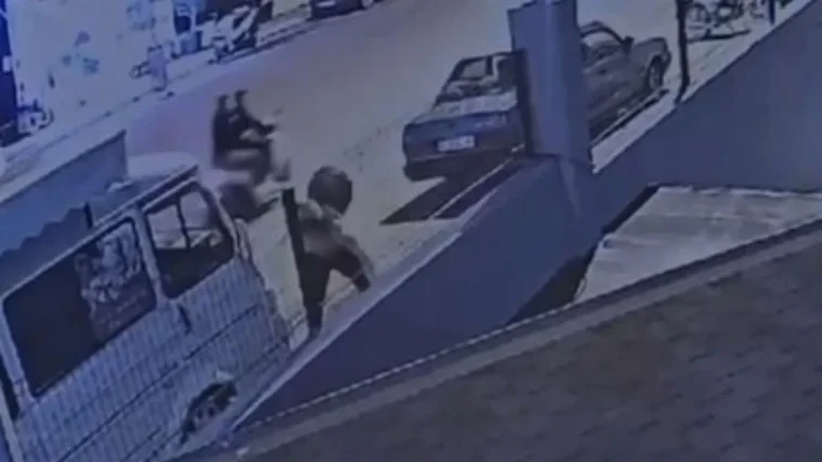 Alanya'da sokakta kadına saldırıda bulunan şahıs yakalandı