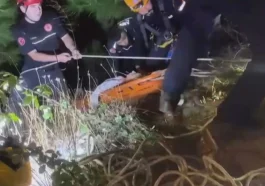 Alanya’da uçurumda mahsur kalan 2 turist kurtarıldı