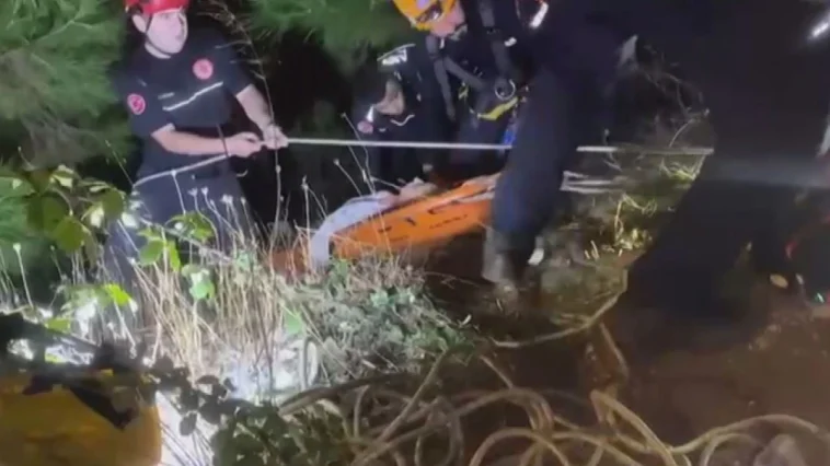 Alanya’da uçurumda mahsur kalan 2 turist kurtarıldı