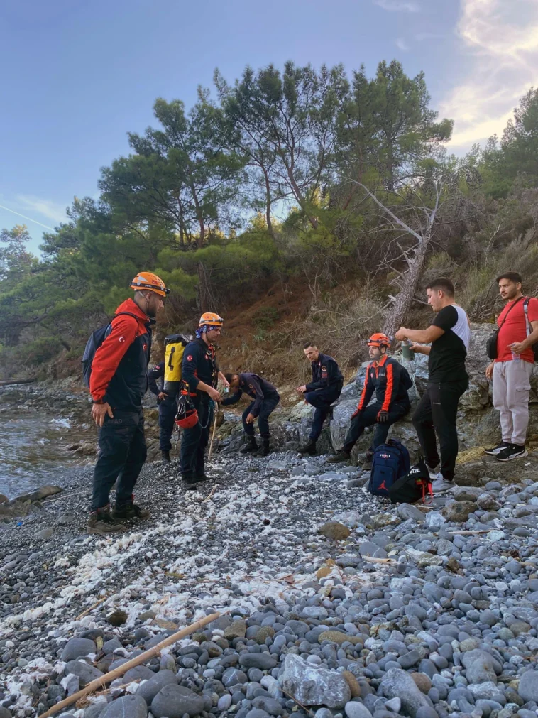 Antalya Kemer'de dağda mahsur kaldı
