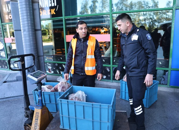 Antalya Otogarı'nda usulsüz taşınan 270 kilo ete el konuldu