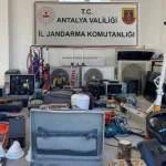 Antalya’da 10 evden hırsızlık yapan şüpheli yakalandı