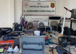 Antalya’da 10 evden hırsızlık yapan şüpheli yakalandı