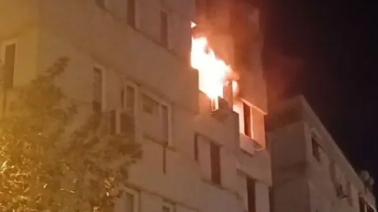 Antalya'da apartman dairesi alev alev yandı