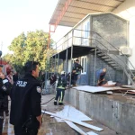 Antalya'da bahçe mobilyaları deposu yandı