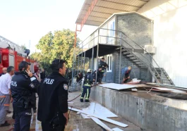 Antalya'da bahçe mobilyaları deposu yandı