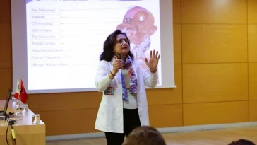 Antalya'da belediye çalışanlarına kanserde erken tanı eğitimi