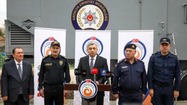 "Antalya'da büyük temizlik yaptık"