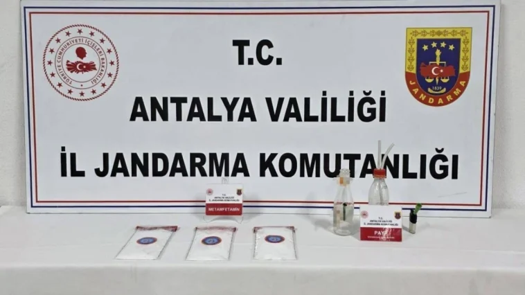 Antalya’da jandarmadan uyuşturucu operasyonu