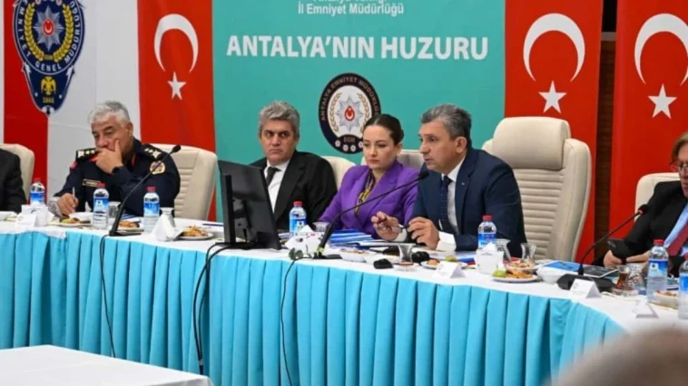 Antalya'da kamu kurumlarına kış uyarısı