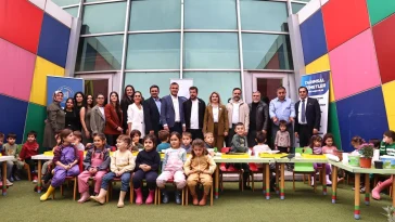 Antalya'da minikler 'Bir Saksı Bir Umut' projesiyle toprakla buluştu