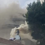 Antalya'da restoran bacasındaki yangın Kaleiçi'ni dumana boğdu