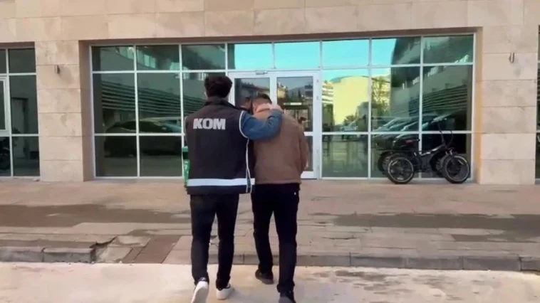 Antalya'da tefecilik ve nitelikli dolandırıcılık operasyonu