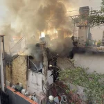 Antalya'da yaşlı çifti dumanların arasından kurtardılar