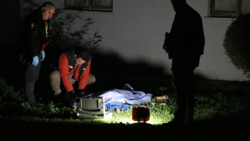 Antalya'da yaşlı kadın 8'inci kattan düşüp öldü