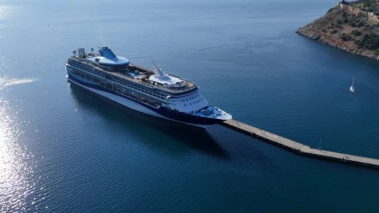 Antalya’ya kruvaziyerle 23 bin turist geldi