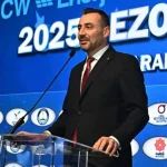 Başkan Vekili Çiçek'e plaket