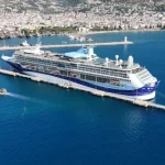 Bin 700 turistle gelen kruvaziyer Alanya’ya demir attı