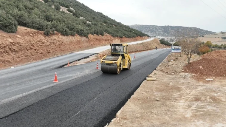 Büyükşehir, Elmalı Hal Yolu’nu asfaltladı