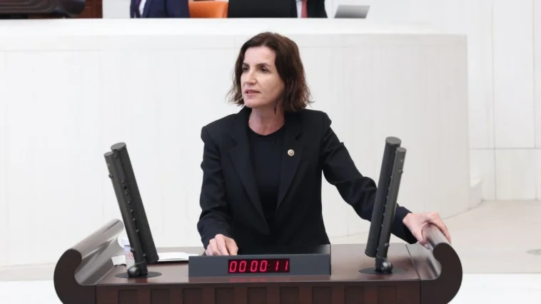 CHP'li Coşar: Antalya’ya yatırım sözü var, iş yok