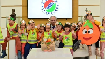 DokumaPark'ta Miniklerden Başkan'a ikram