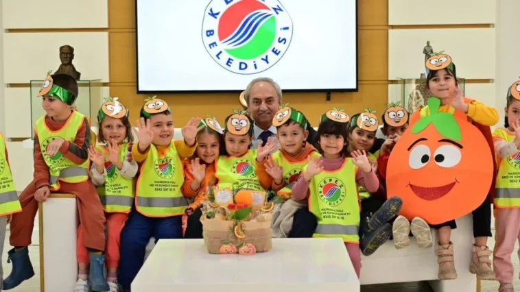 DokumaPark'ta Miniklerden Başkan'a ikram