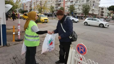 Dokumapark’tan toplanan portakallar vatandaşlarla paylaşıldı