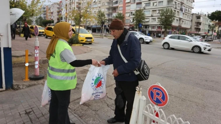 Dokumapark’tan toplanan portakallar vatandaşlarla paylaşıldı