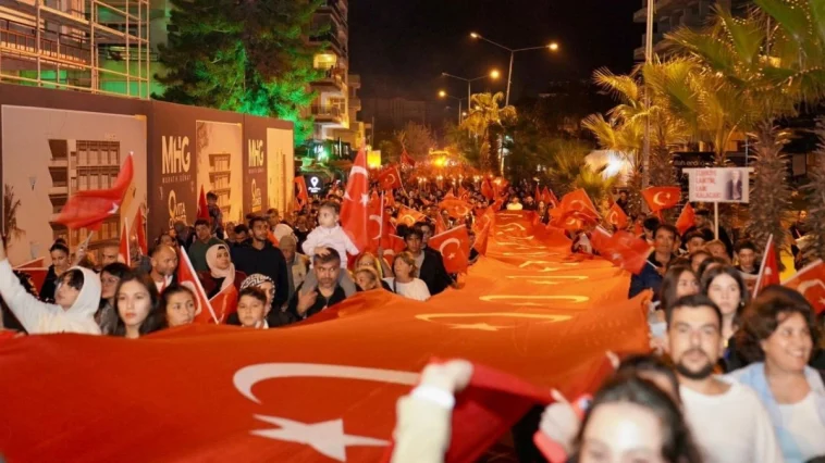 Finike'de Cumhuriyet Bayramı coşkusu