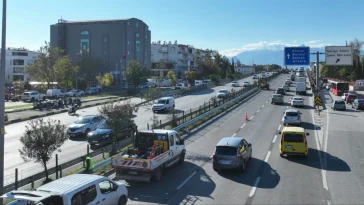 Gazi Bulvarı'na otokorkuluk yapılıyor