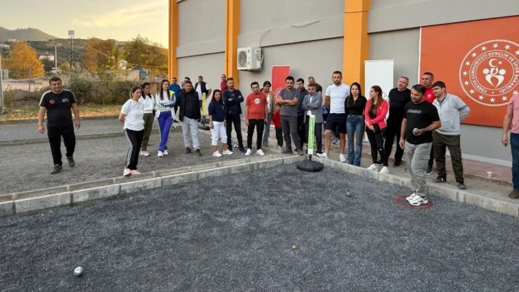 Gazipaşa’da öğretmenlerin bocce heyecanı