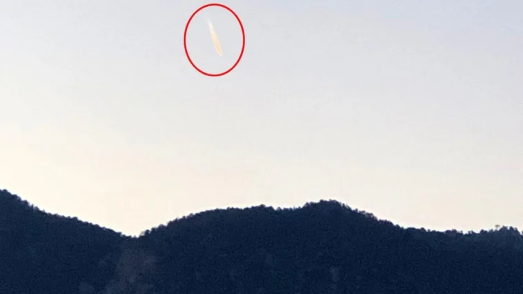 Gökyüzündeki ışık ve yoğun ses heyecan yarattı