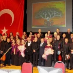 Hekimlerden türkü konseri