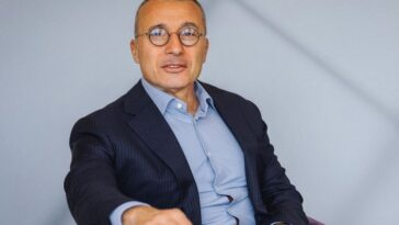 2 MİLYON EMEKTAR İÇİN BAHŞİŞ VE SERVİS ÜCRETİNDE YENİ BİR MODEL