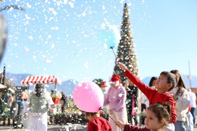TÜRKİYE’DE İLK KEZ ALANYA’DA DÜZENLEN NOEL PAZARI 15. YILINDA