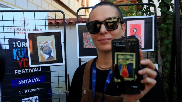 İranlı ressamın 150 eseri kayboldu