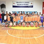 Kemer Belediyesi çocukları ve gençleri sporla buluşturmaya devam ediyor