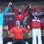 Kemer Belediyesi Karate Takımı'ndan 9 madalya