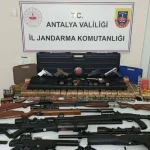 Kemer’de jandarmadan silah operasyonu