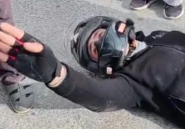 Kendi acısını unuttu, çocukları sakinleştirdi