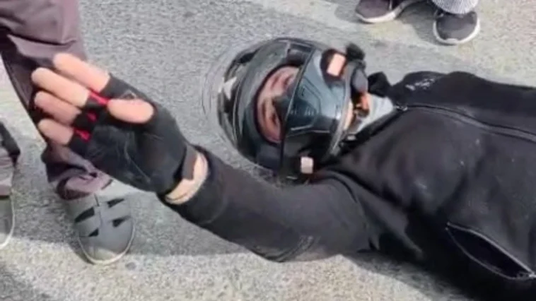 Kendi acısını unuttu, çocukları sakinleştirdi