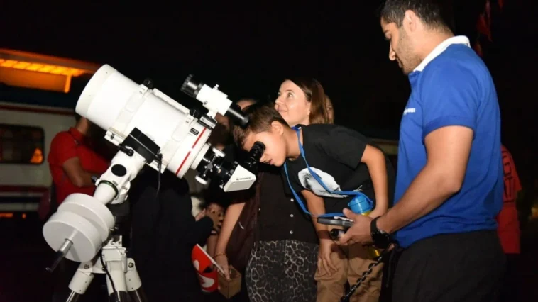 Kepez’de 'Cumhuriyet ve Bilimle Gece Gözlemi' etkinliği