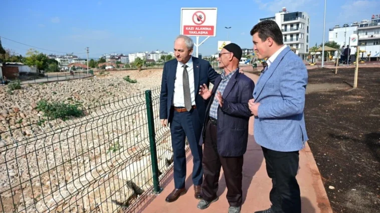 Kocagöz, Şelale Mahallesi’ne kazandırılan yeni park alanını inceledi